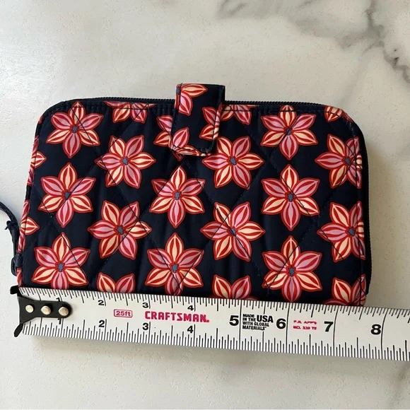 Vera Bradley Quilted Floral Card Slot And Bill Clutch Wallet - Picture 4 of 7